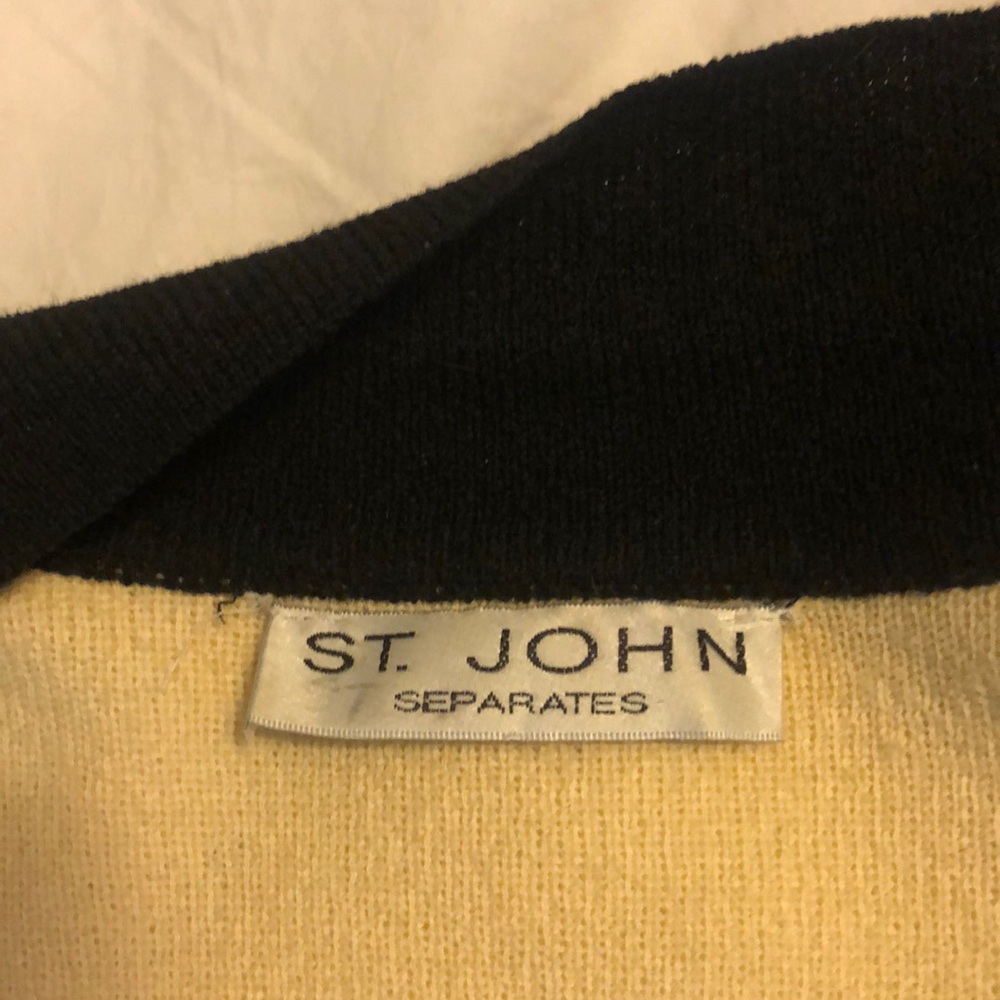 St John cream/yellow with black trim